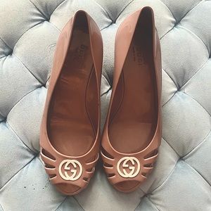 Gucci jelly wedges! Interlocking G logo, peep toe sandal. EUC.